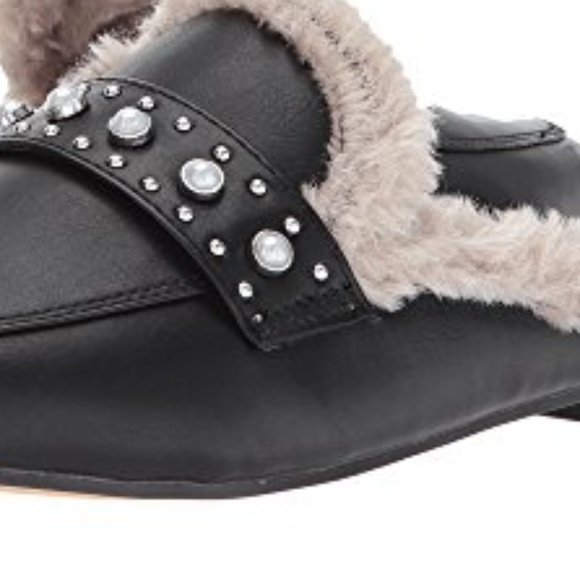 ✨HOST PICK Black Loafer size 7 faux fur NWT - Picture 3 of 5